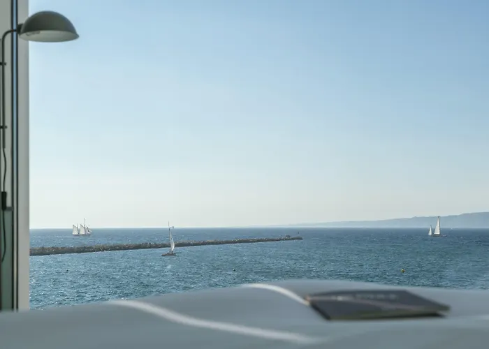 Les Bords De Mer Marseille